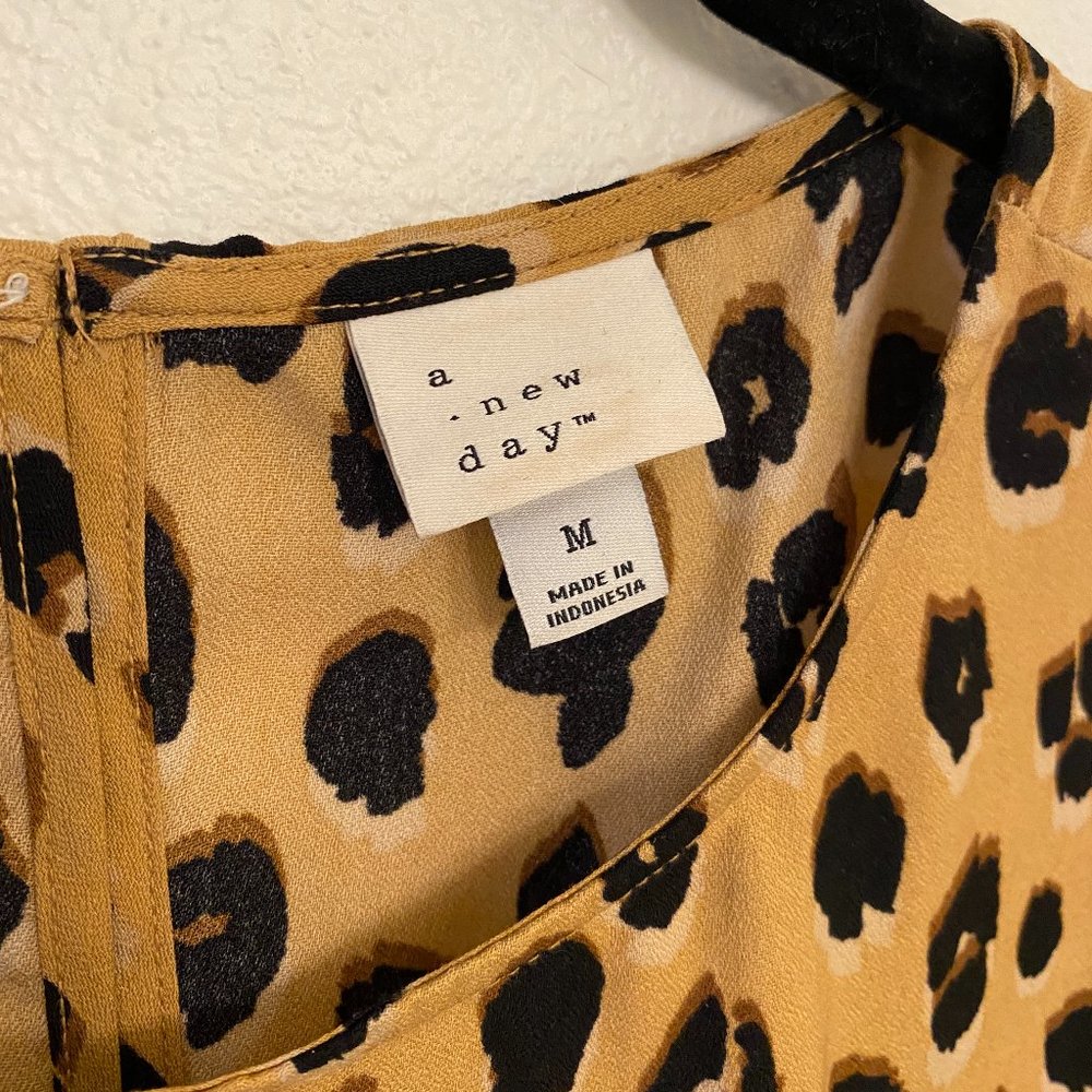 Breezy Casual Leopard Print Top - Picture 5 of 5